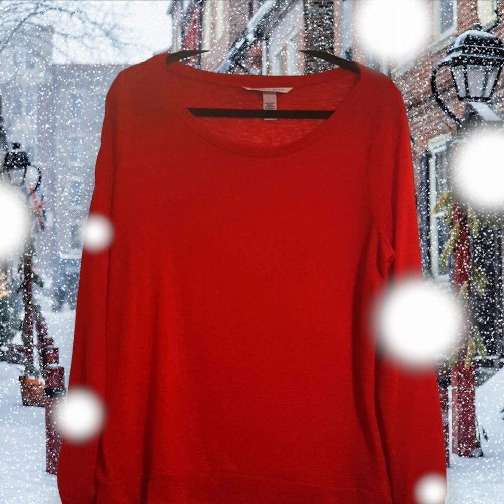 VICTORIA'S SECRET RED TOP